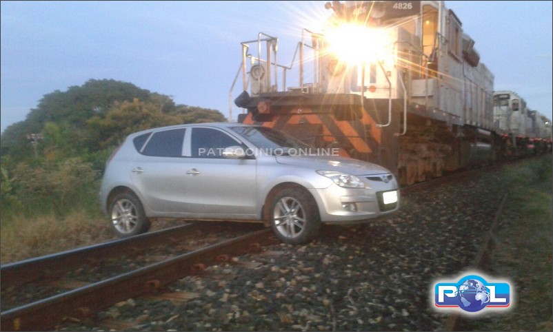 Condutor N O V Aproxima O Do Trem E Tem Ve Culo Arrastado Por Mais