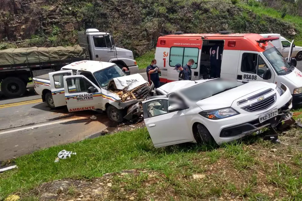 Acidente Entre Viatura Da Pm E Carro Particular Mata Cinco Pessoas Da