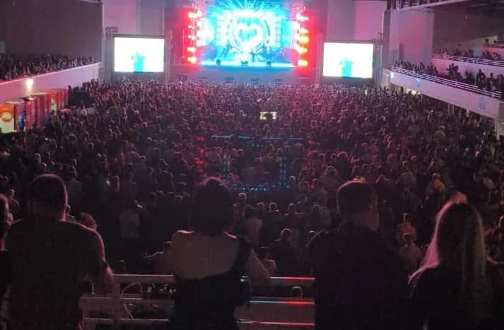 Gian & Giovani emocionam público em comemoração aos 35 anos do Sicoob Coopacredi em Patrocínio