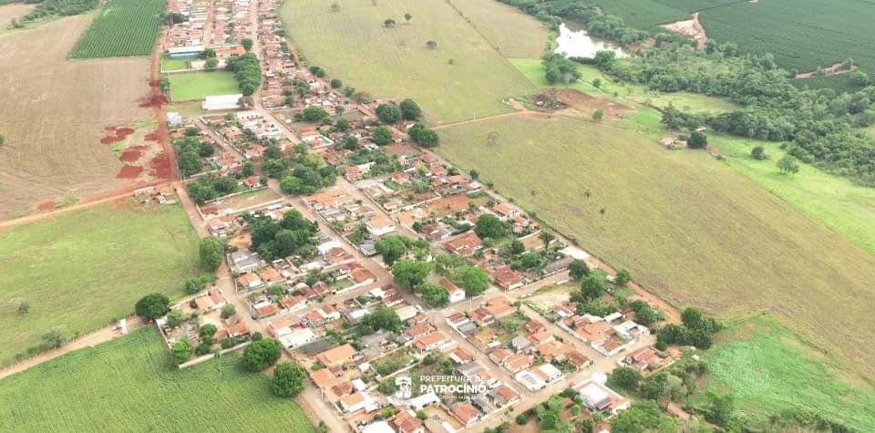 Mutirões de limpeza da Prefeitura chegam aos distritos de Salitre de Minas e Silvano