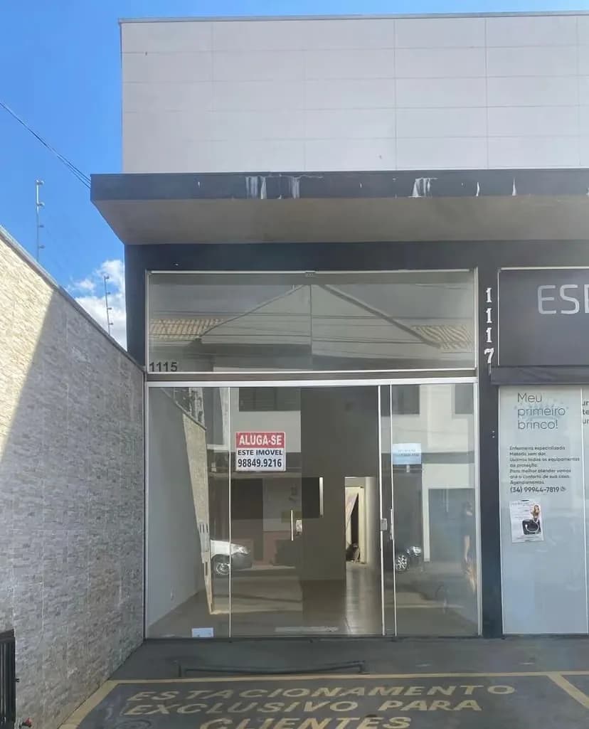Alugo loja no centro de Patrocínio (MG) localizada na Rua Cesário Alvim 1115 (ao lado da Quitanderia)