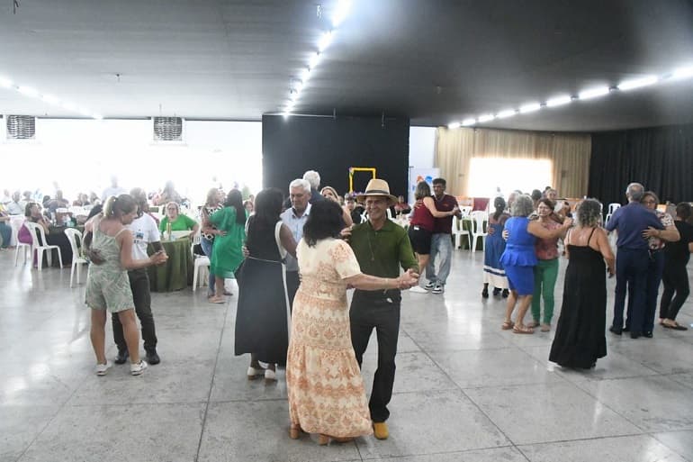 Com tema “60+ Viver, Celebrar e Florescer”, Patrocínio comemora o Dia da Pessoa Idosa