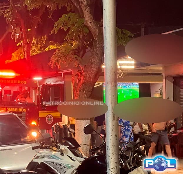 VÍDEO: Princípio de incêndio em quiosque da Praça Santa Luzia deixa várias pessoas feridas, entre elas um homem que sofreu graves queimaduras ao retirar botijão