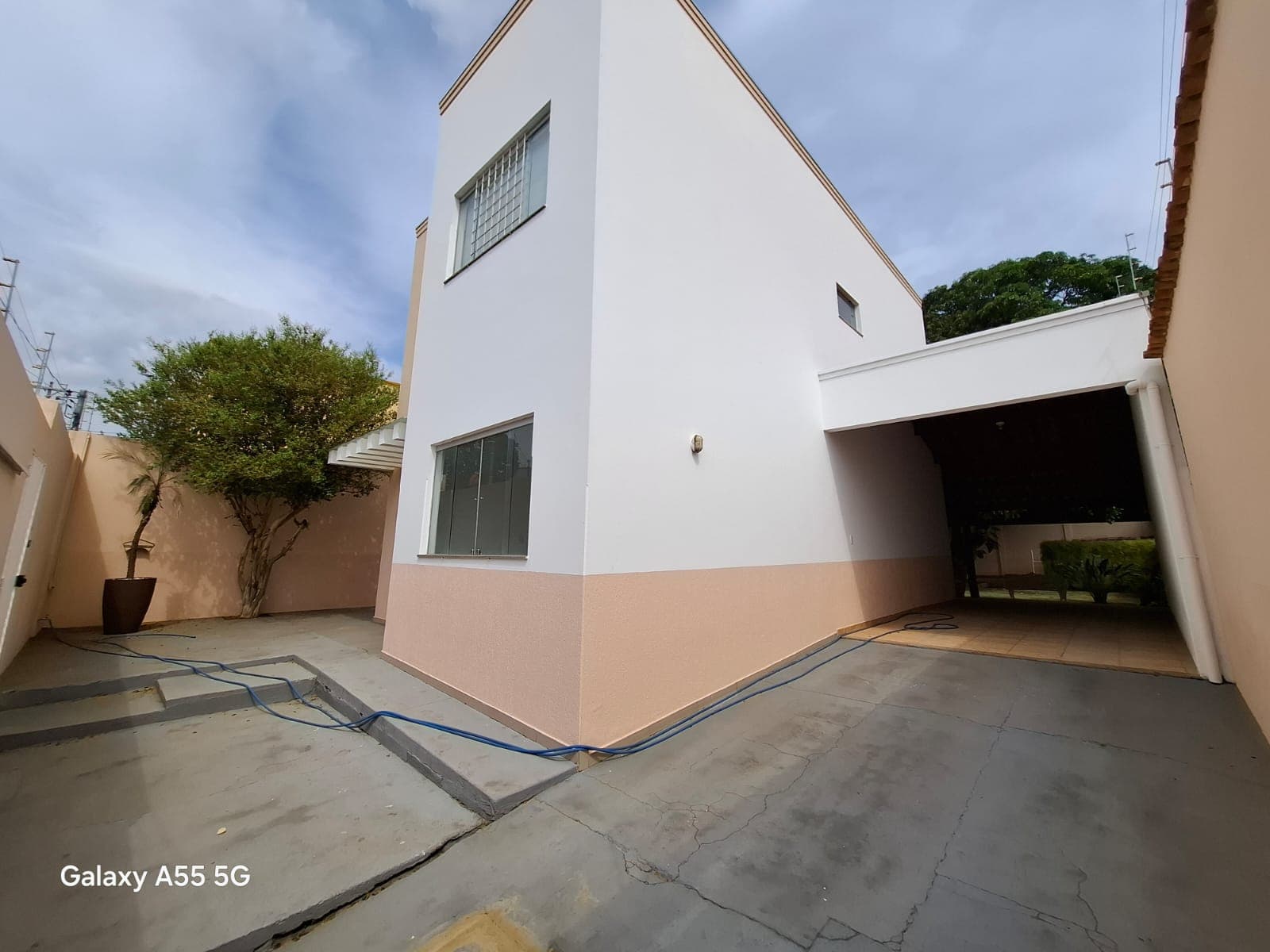 VENDE-SE CASA NO BAIRRO SÃO VICENTE