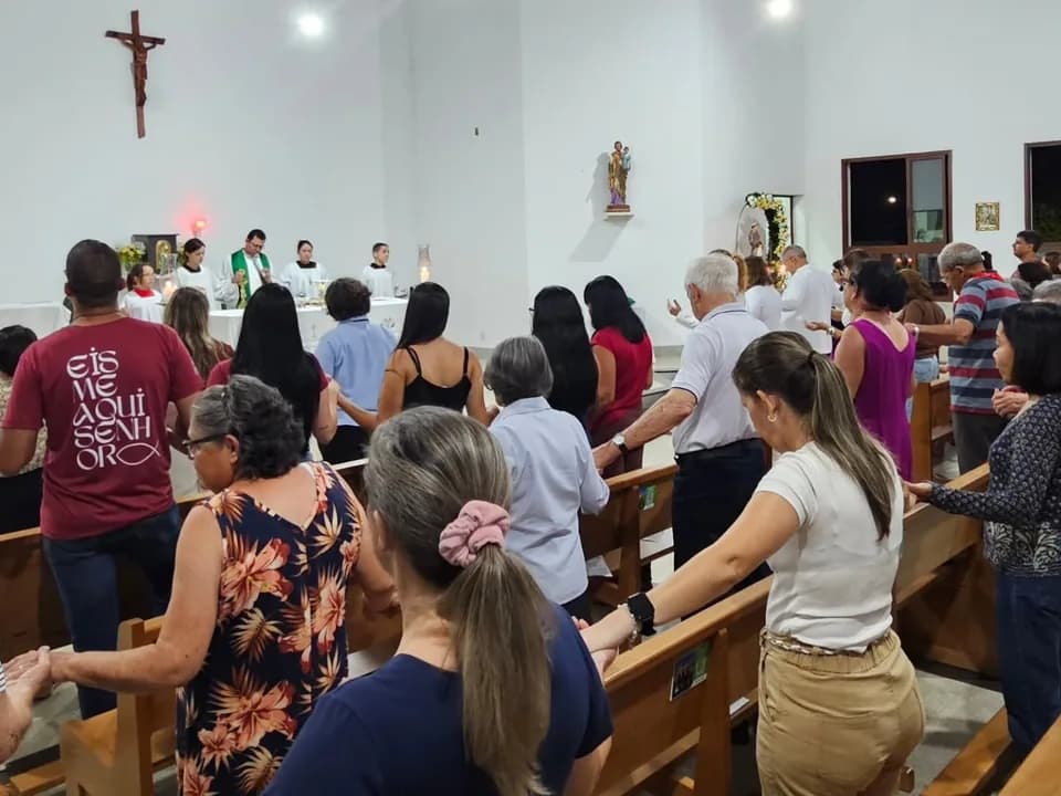 Festa em louvor a Frei Galvão segue com missas, barraquinhas e Show de Prêmios