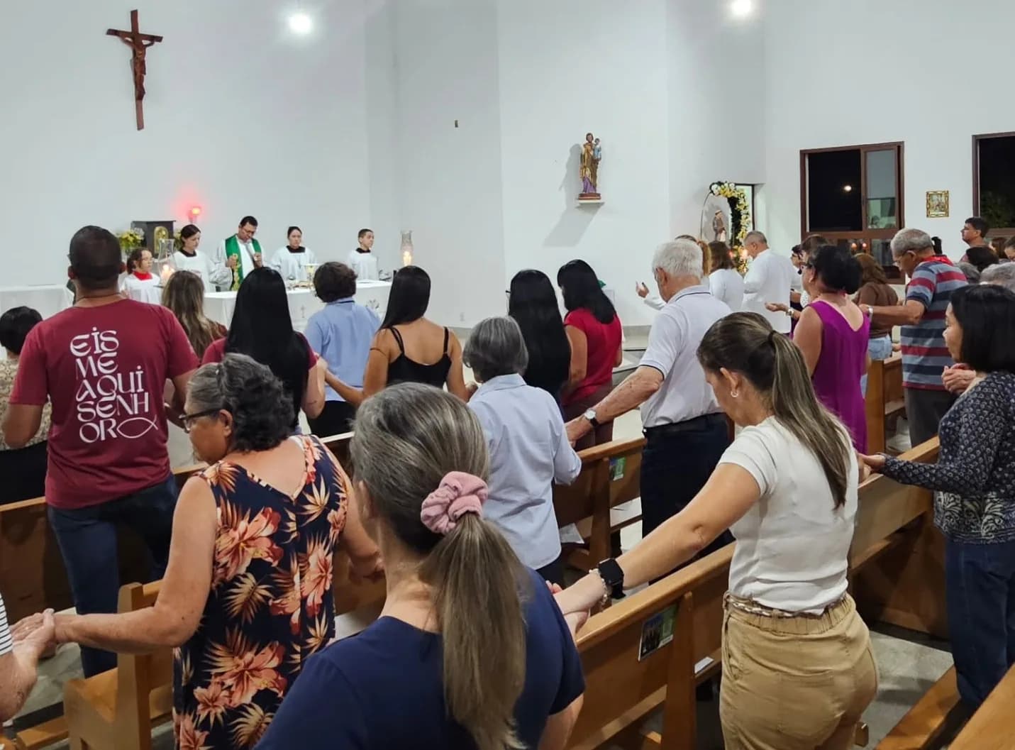 Festa em louvor a Frei Galvão segue com missas, barraquinhas e Show de Prêmios