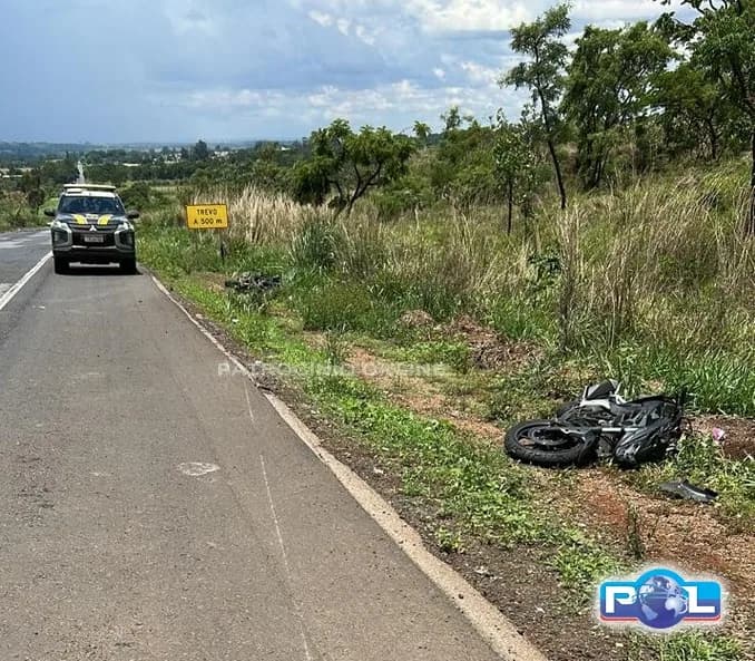 Colisão traseira entre duas motocicletas deixa primos feridos na BR-365