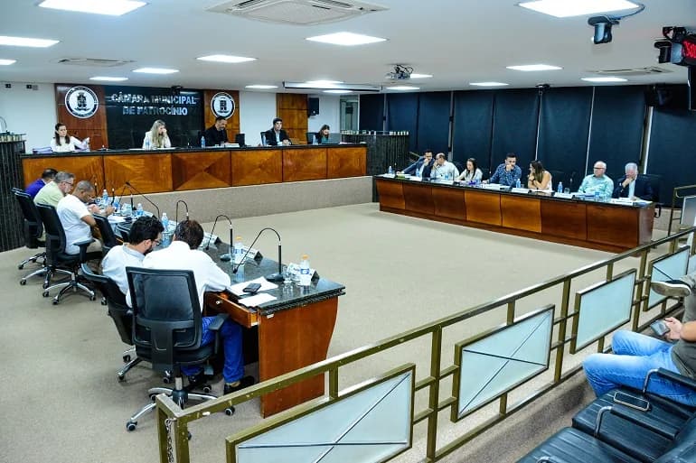 AO VIVO: Vereadores de Patrocínio discutem propostas para o trânsito, a educação e o transporte público na 29ª Reunião Ordinária