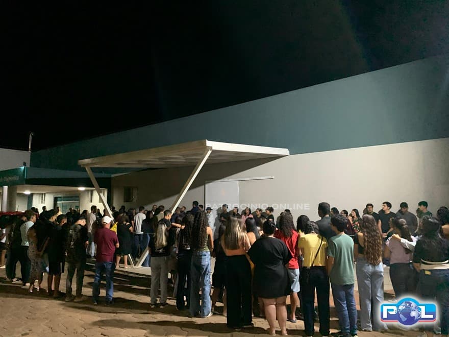 Fé e união marcam momento ecumênico entre católicos e evangélicos em prol de adolescente acidentada