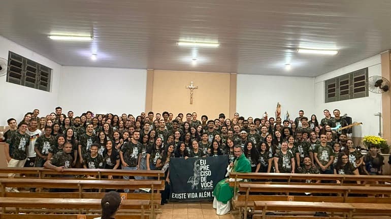 “Quem é Jesus para você?”: EJC da Paróquia São João Paulo II reúne 49 jovens em Missa de Envio