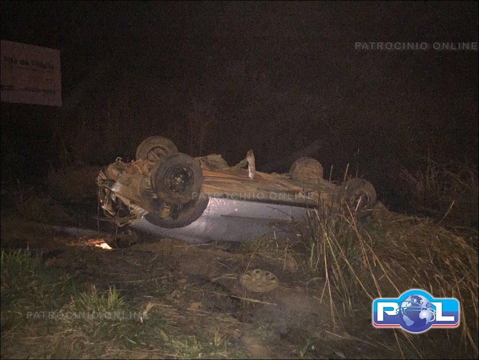 Fiat Strada placas de Patrocínio atropela Tamanduá, capota e duas pessoas morrem: foto 4