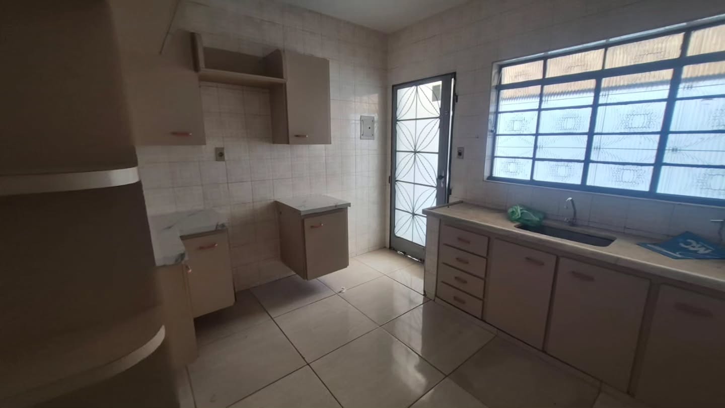 Imobiliária União Negócios: Aluga-se casa no Centro.: foto 5