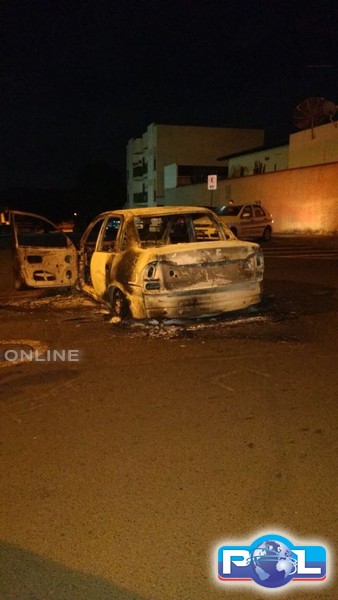 Bandidos com armas de guerra roubam empresa de valores de Uberaba: foto 3