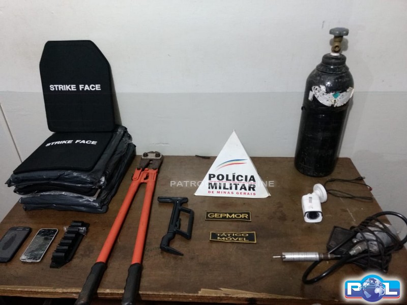 Militares encontraram em casa de suspeito de homicídio grande arsenal: foto 5