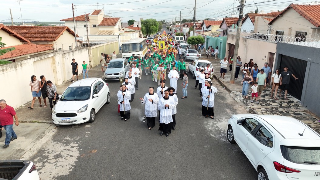 Festa de Nossa Senhora do Rosário é encerrada com participação de fiéis e grupos de Congado no bairro Matinha: foto 3
