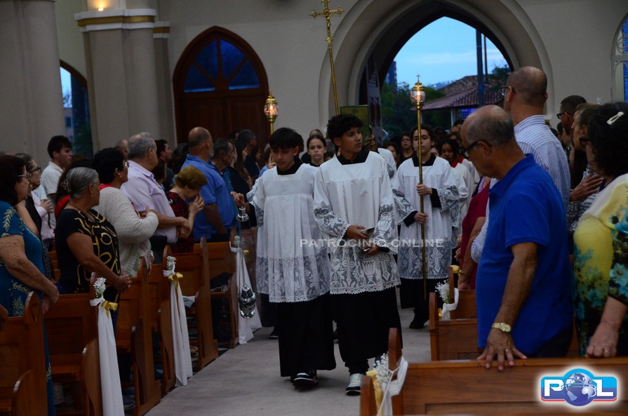 Festa em Louvor a Nossa Senhora do Patrocínio é encerrada com Santa Missa, coroação e procissão; Show de Prêmios tem nova data: foto 3