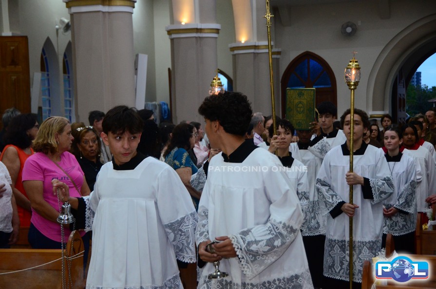 Festa em Louvor a Nossa Senhora do Patrocínio é encerrada com Santa Missa, coroação e procissão; Show de Prêmios tem nova data: foto 4