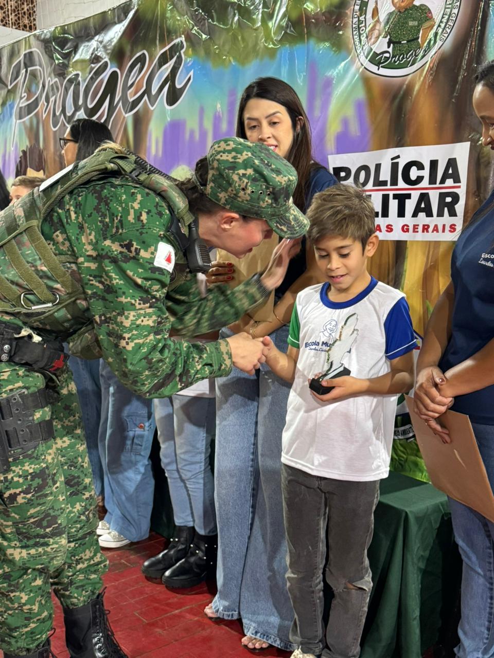 Polícia Militar Ambiental realiza formatura do PROGEA com cerca de 130 alunos em Patrocínio: foto 1