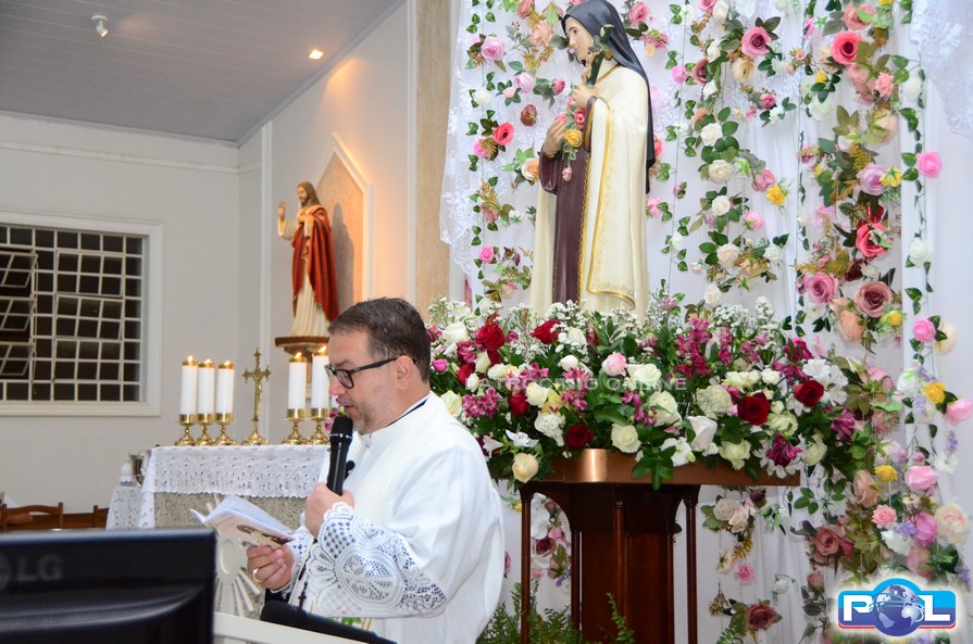Ponto alto da festa de Santa Terezinha reúne fiéis com Missa e procissão; programação encerra neste domingo: foto 1