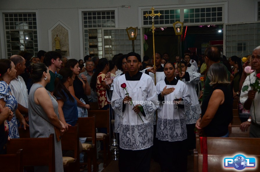Ponto alto da festa de Santa Terezinha reúne fiéis com Missa e procissão; programação encerra neste domingo: foto 4