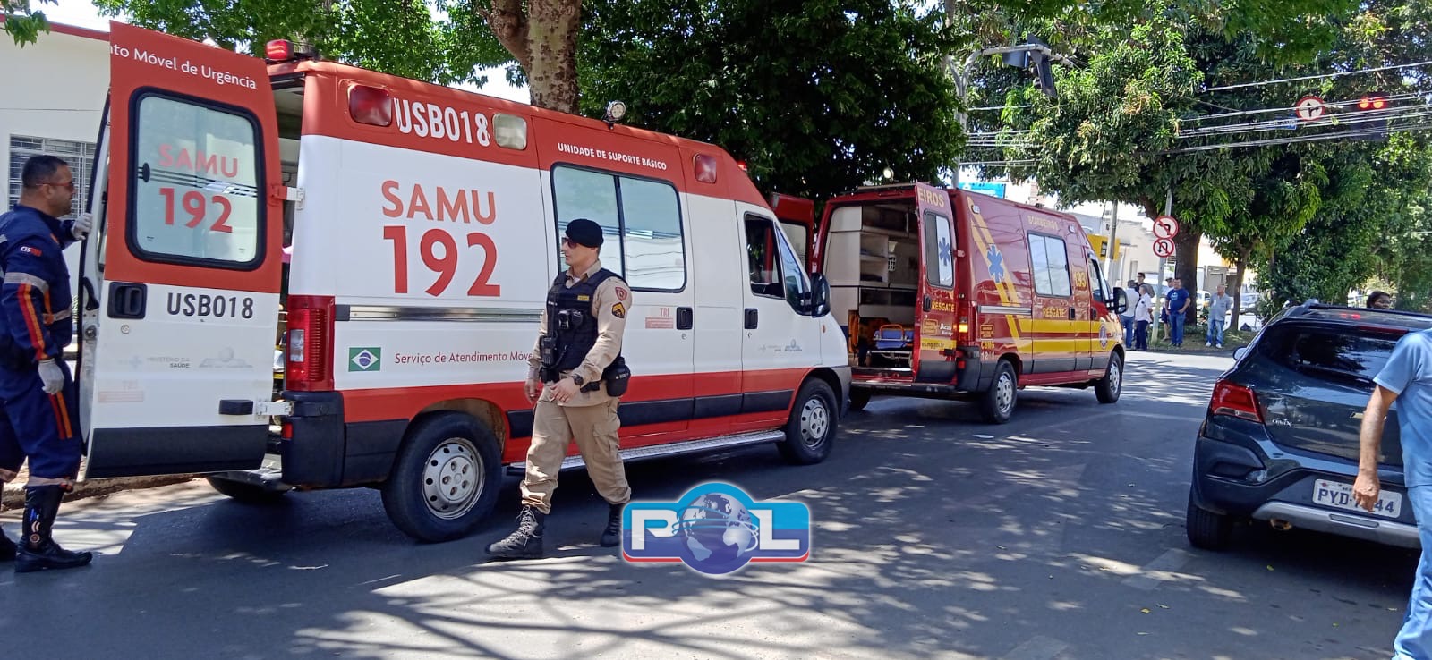 Homem sofre fratura completa no fêmur direito. após colisão entre veículo e  motocicleta