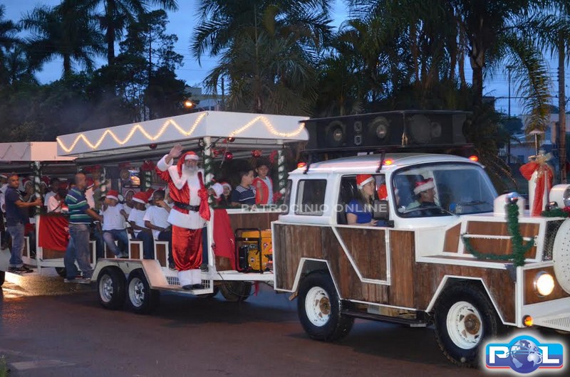 Trenzinho do Papai Noel faz a festa da criançada - Patos em Destaque