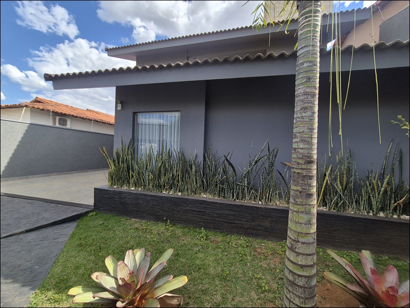 VENDE-SE: Sobrado no Bairro São Lucas!