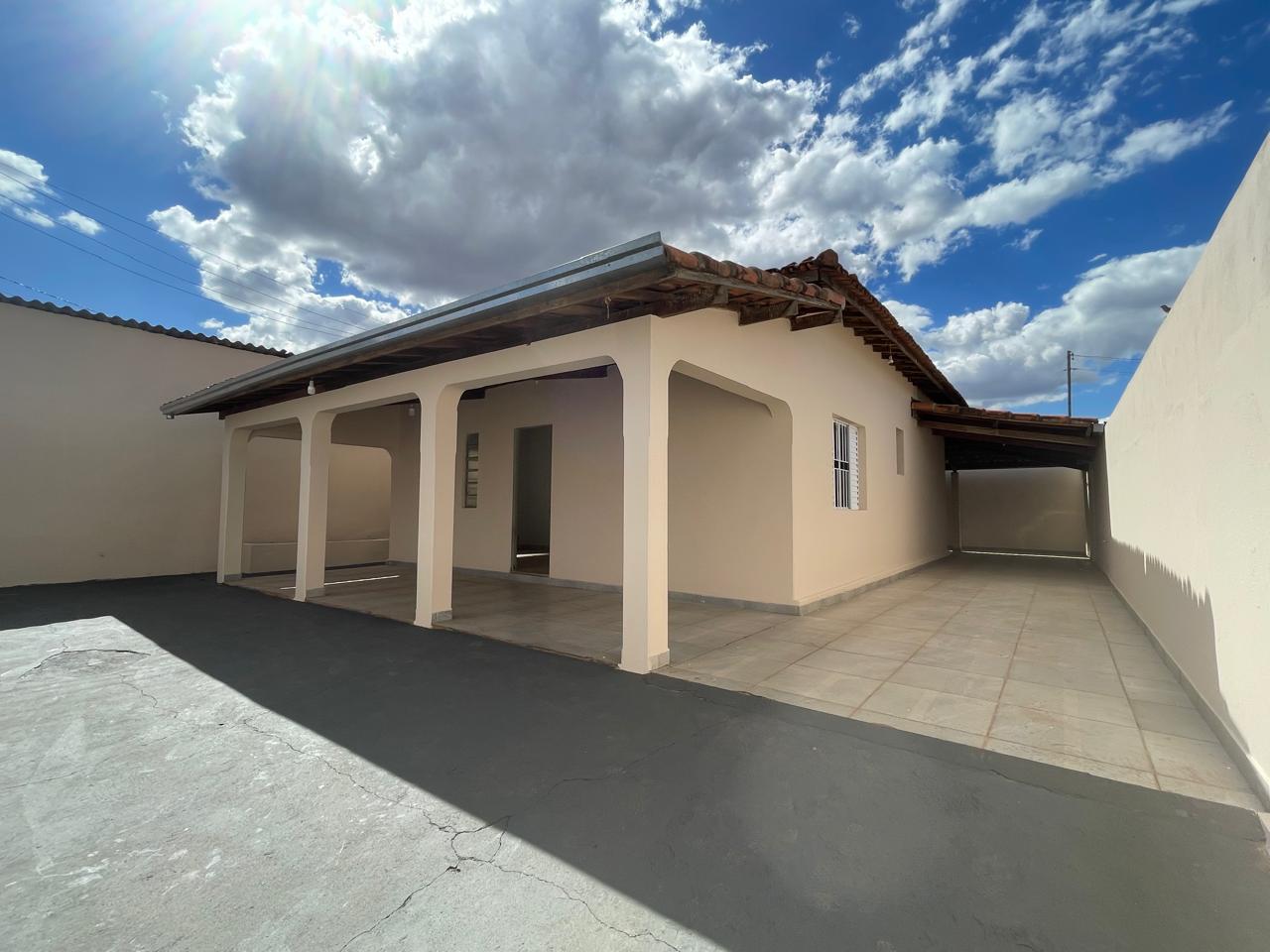VENDE-SE CASA NO BAIRRO SANTO ANTÔNIO