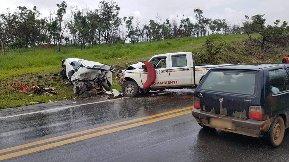 Acidente Entre Viatura Da Pm E Carro Particular Mata Cinco Pessoas Da